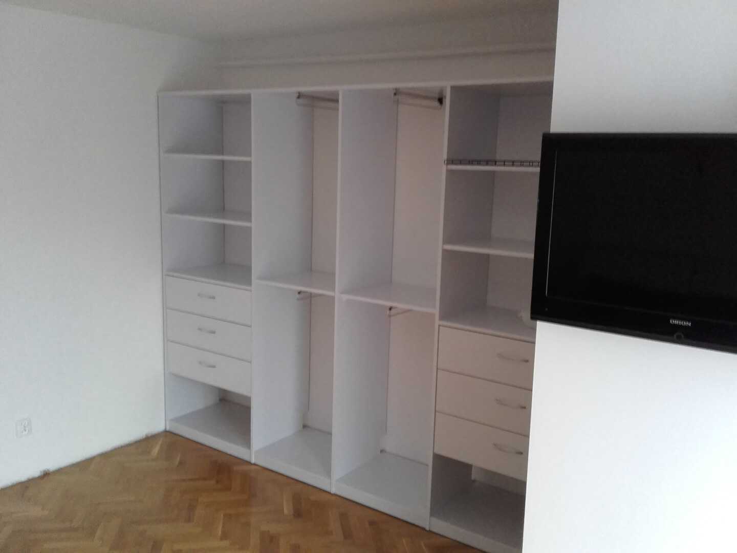 Zabudowa meblowa z szufladami