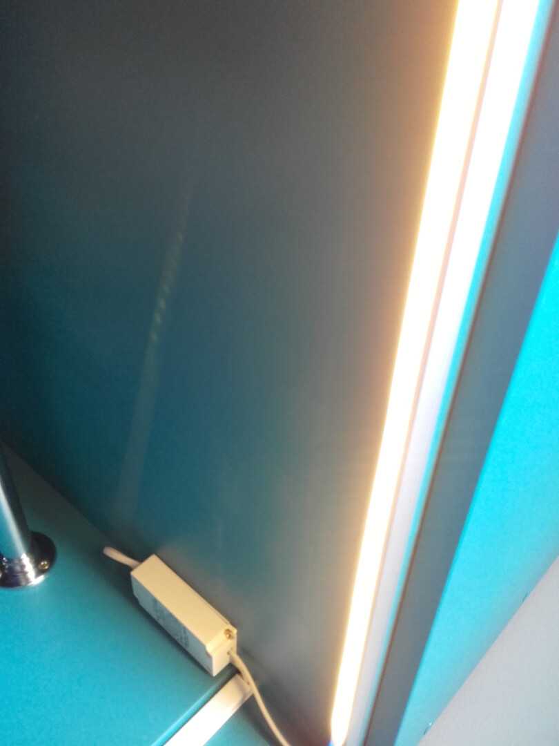 Meble z łóżkiem do pokoju dziecięcego