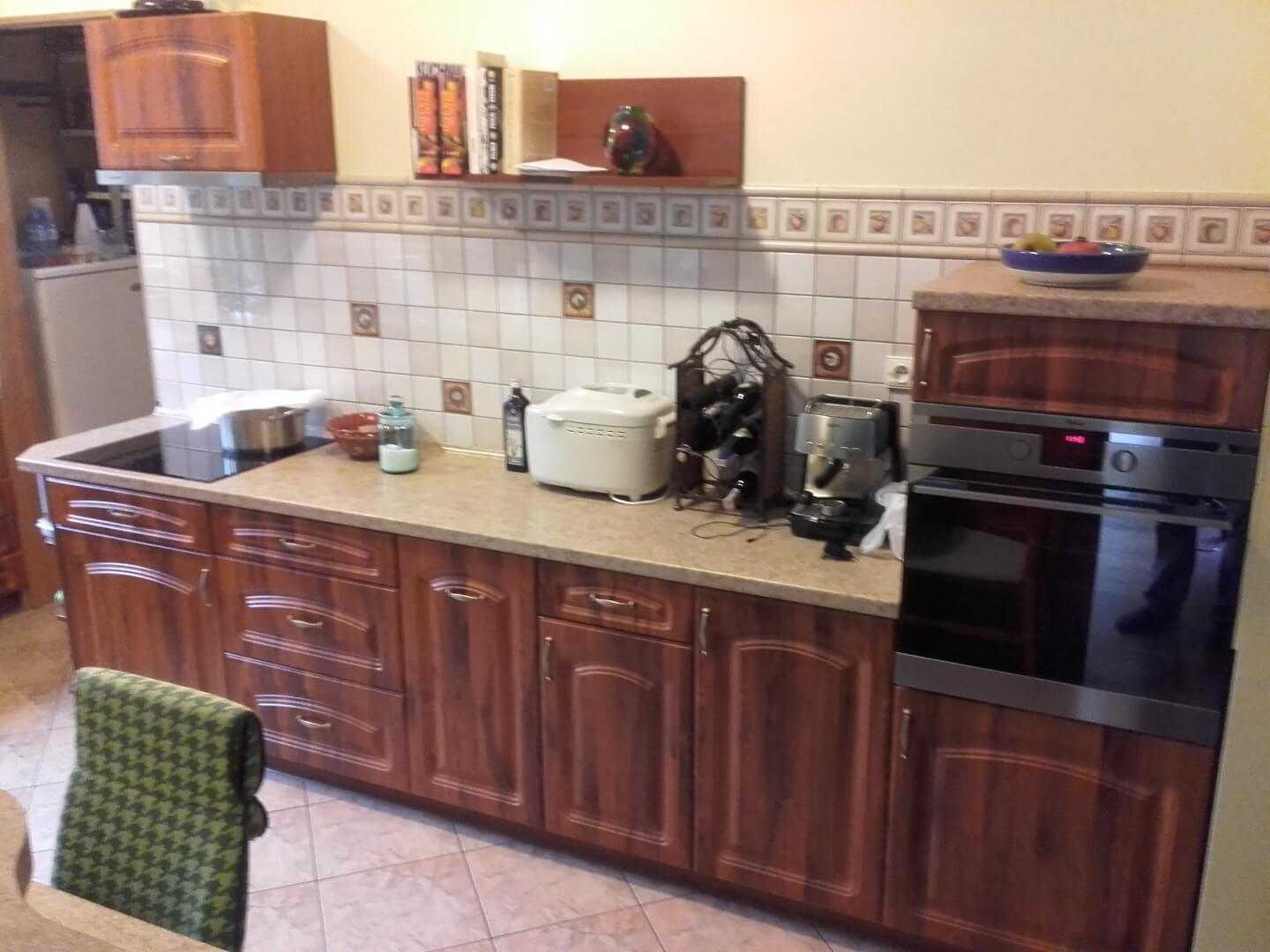 Meble kuchenne z frezowanymi frontami i blatem