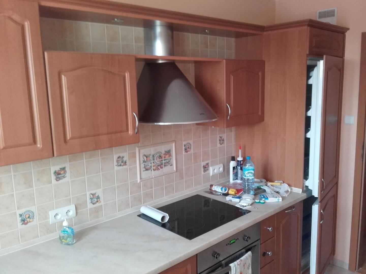 Meble kuchenne z frezowanymi frontami